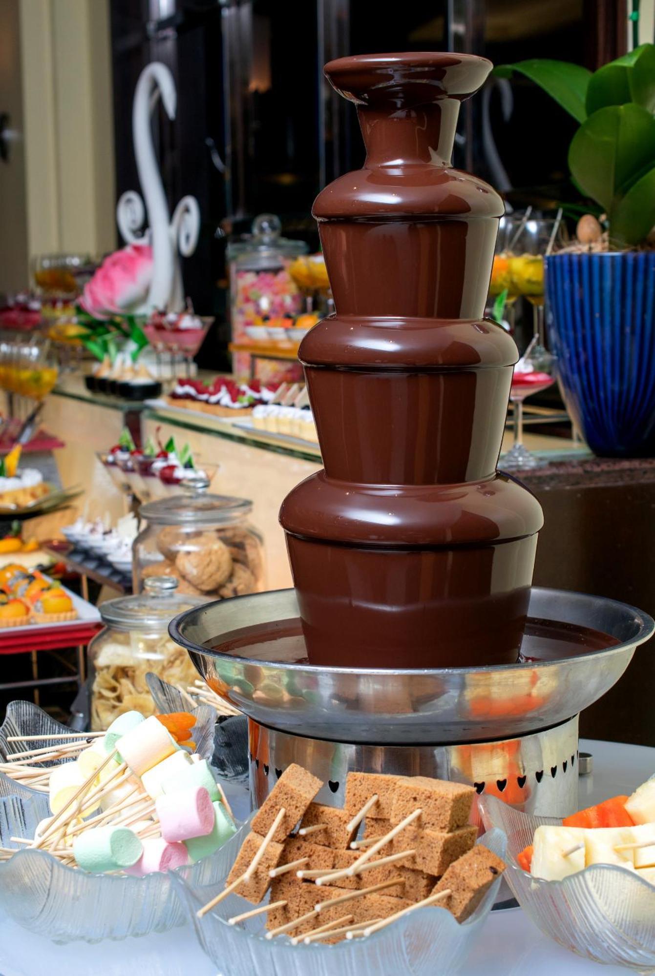 The Sukosol Hotel Bangkok Exterior foto A chocolate fountain
